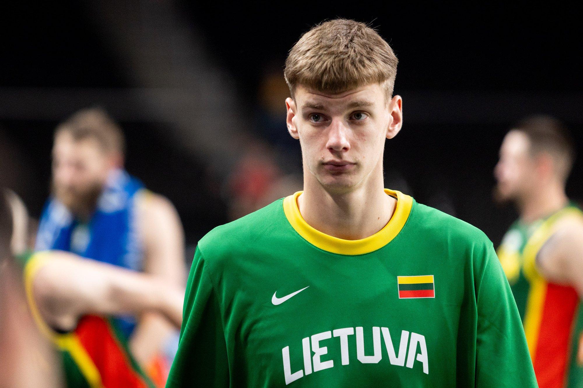 21b25e4f f892 4828 b643 b553ec1e8f71